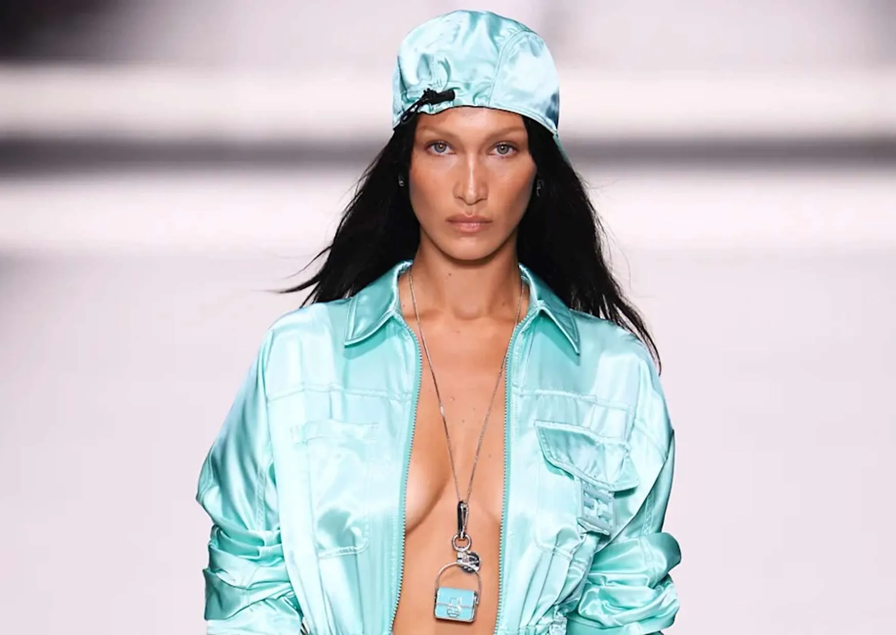 Turquoise, teal, Tiffany Blue: this is the colour of the summer