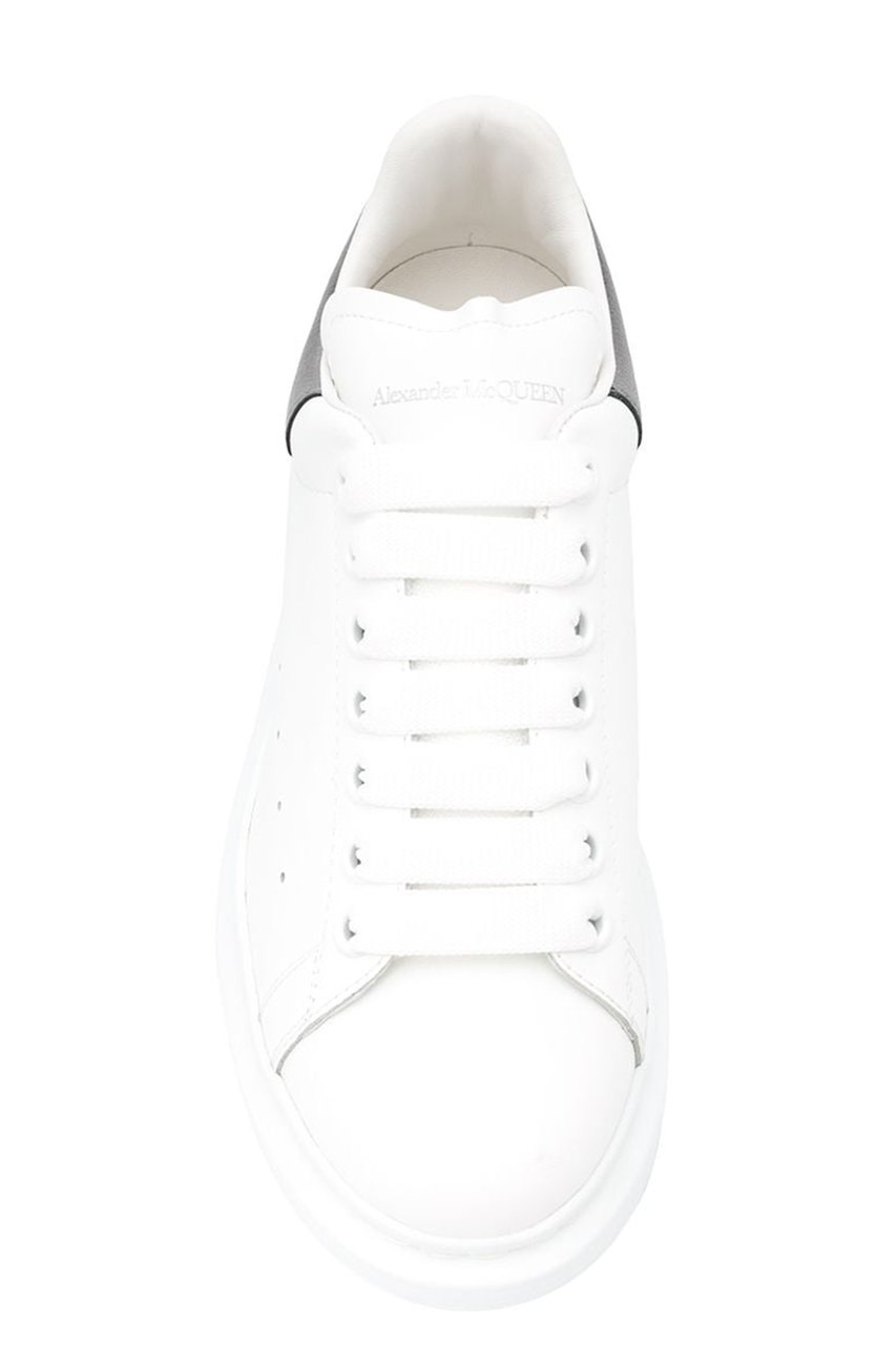 Alexander McQueen Oversized metallic leather sneakers Grijs
