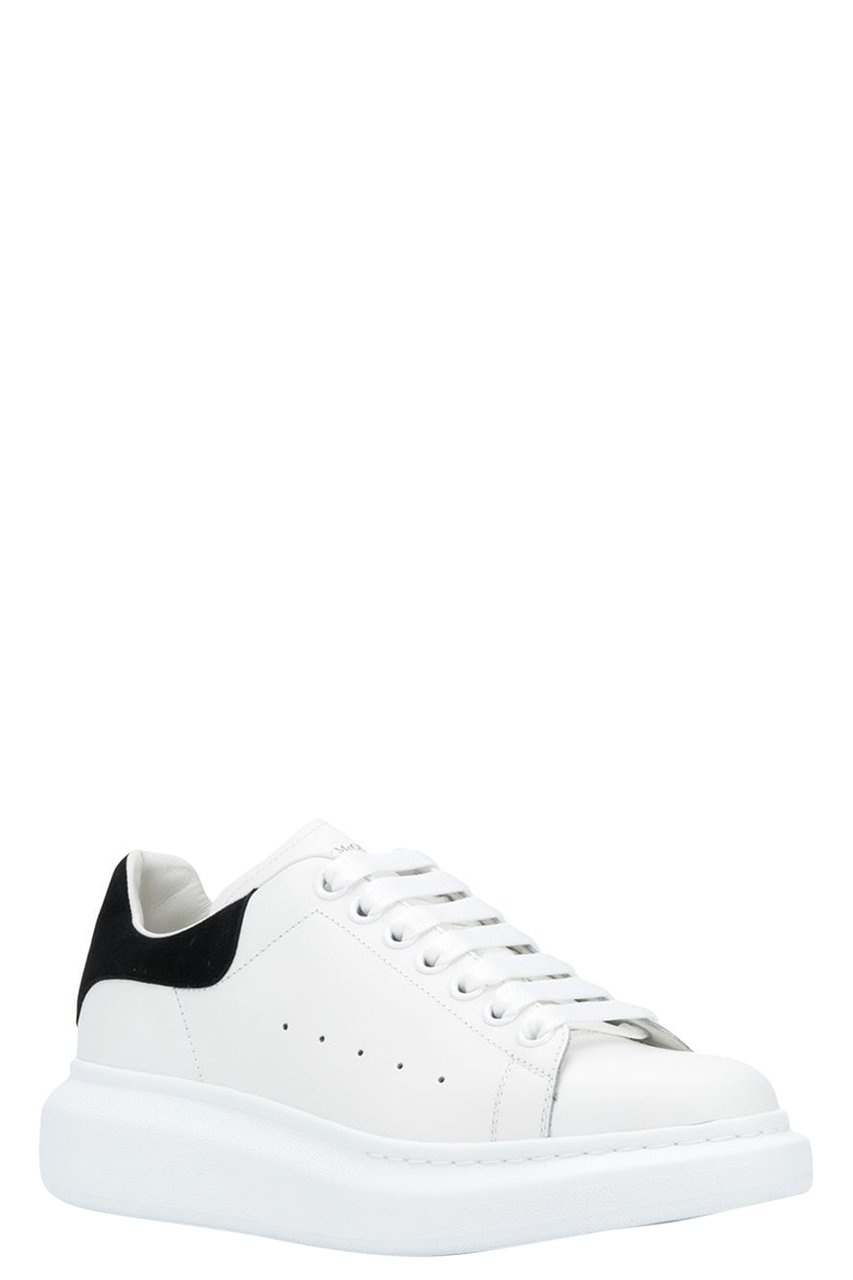 Alexander McQueen Oversized low-top sneakers Zwart