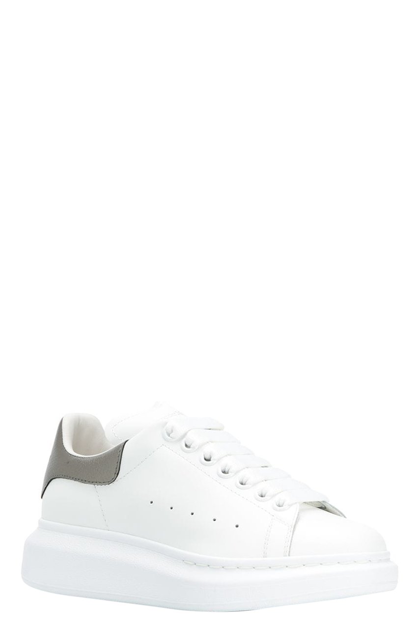 Alexander McQueen Oversized metallic leather sneakers Grijs
