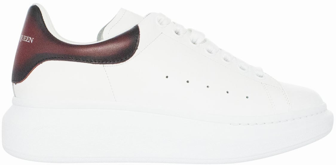 Alexander McQueen Oversized lace-up leather sneakers | Vanaf â¬ 490,-