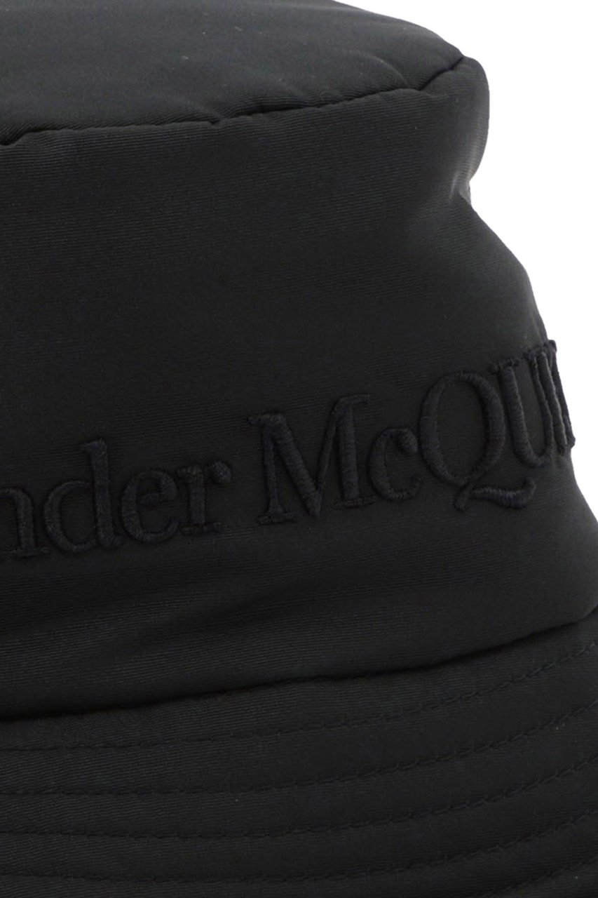 Alexander McQueen logo-embroidered bucket hat Zwart
