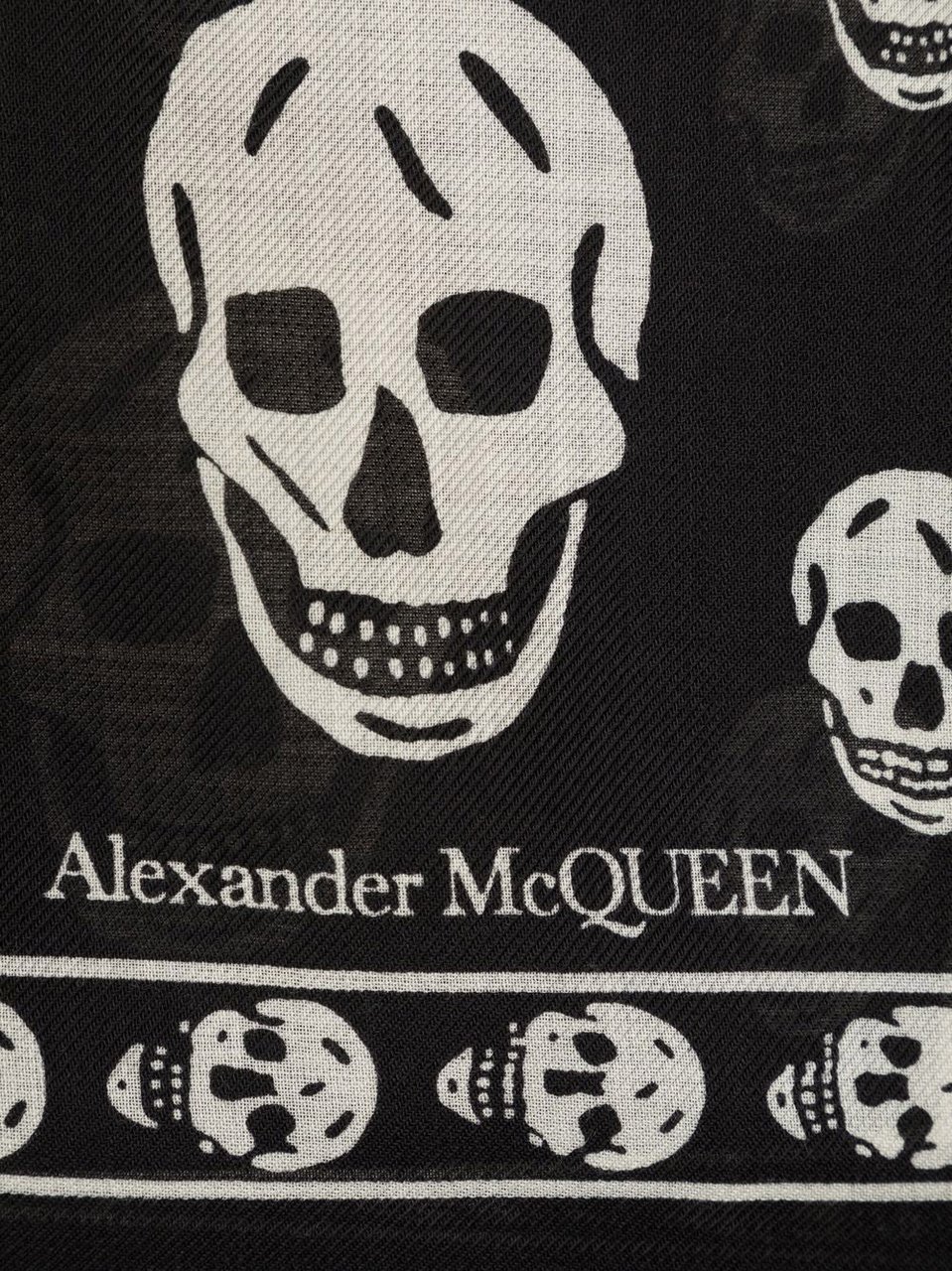 Alexander McQueen Alexander McQueen Printed wool scarf Zwart