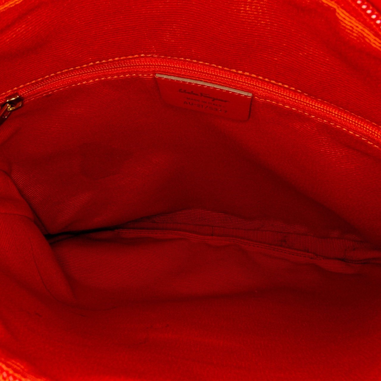 Ferragamo Gancini Nylon Crossbody Bag. Oranje