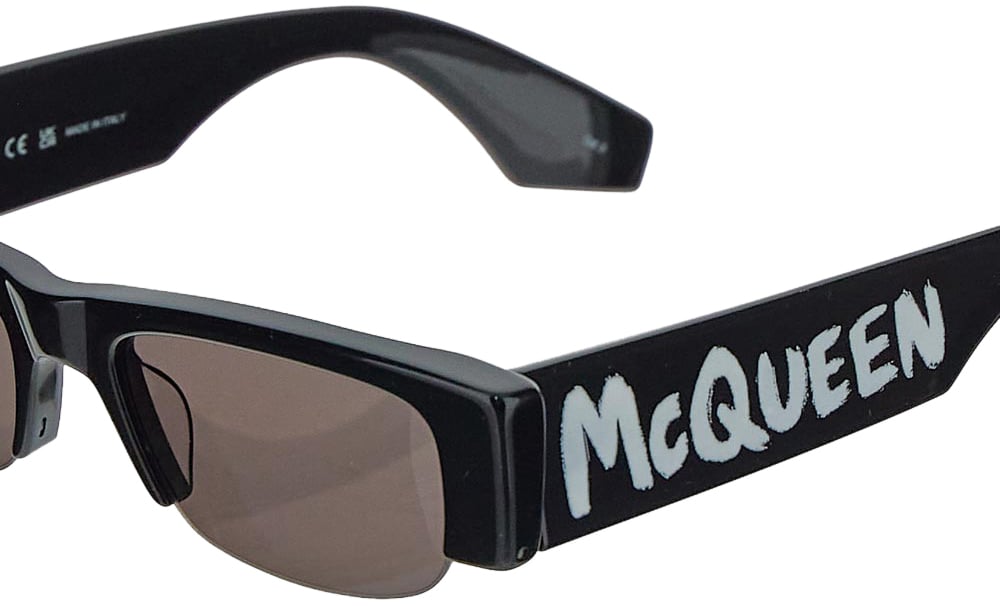 Alexander McQueen Graffiti Slashed Sunglasses Zwart