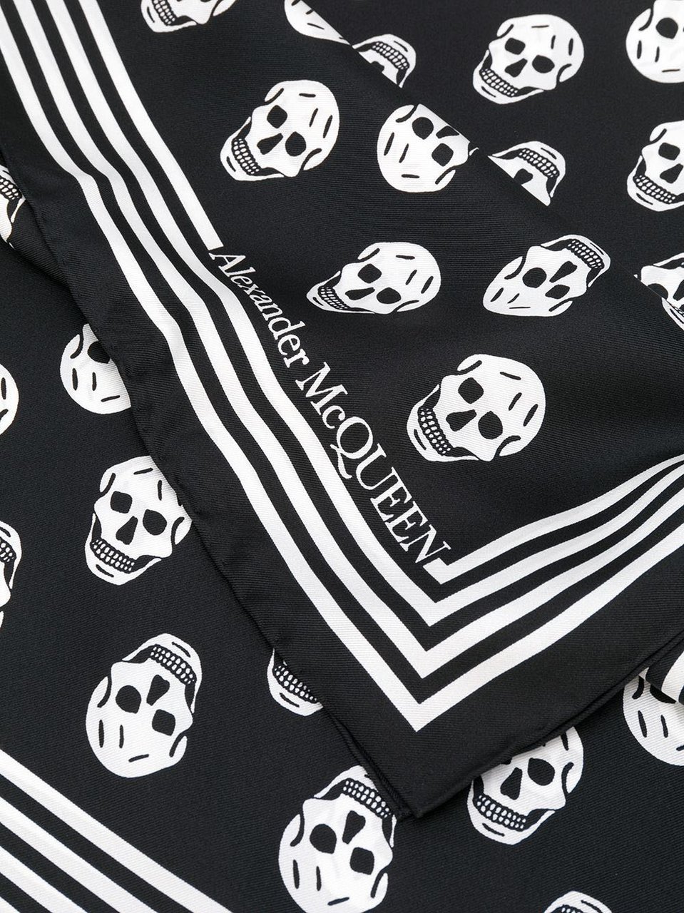 Alexander McQueen Scarfs Black Zwart