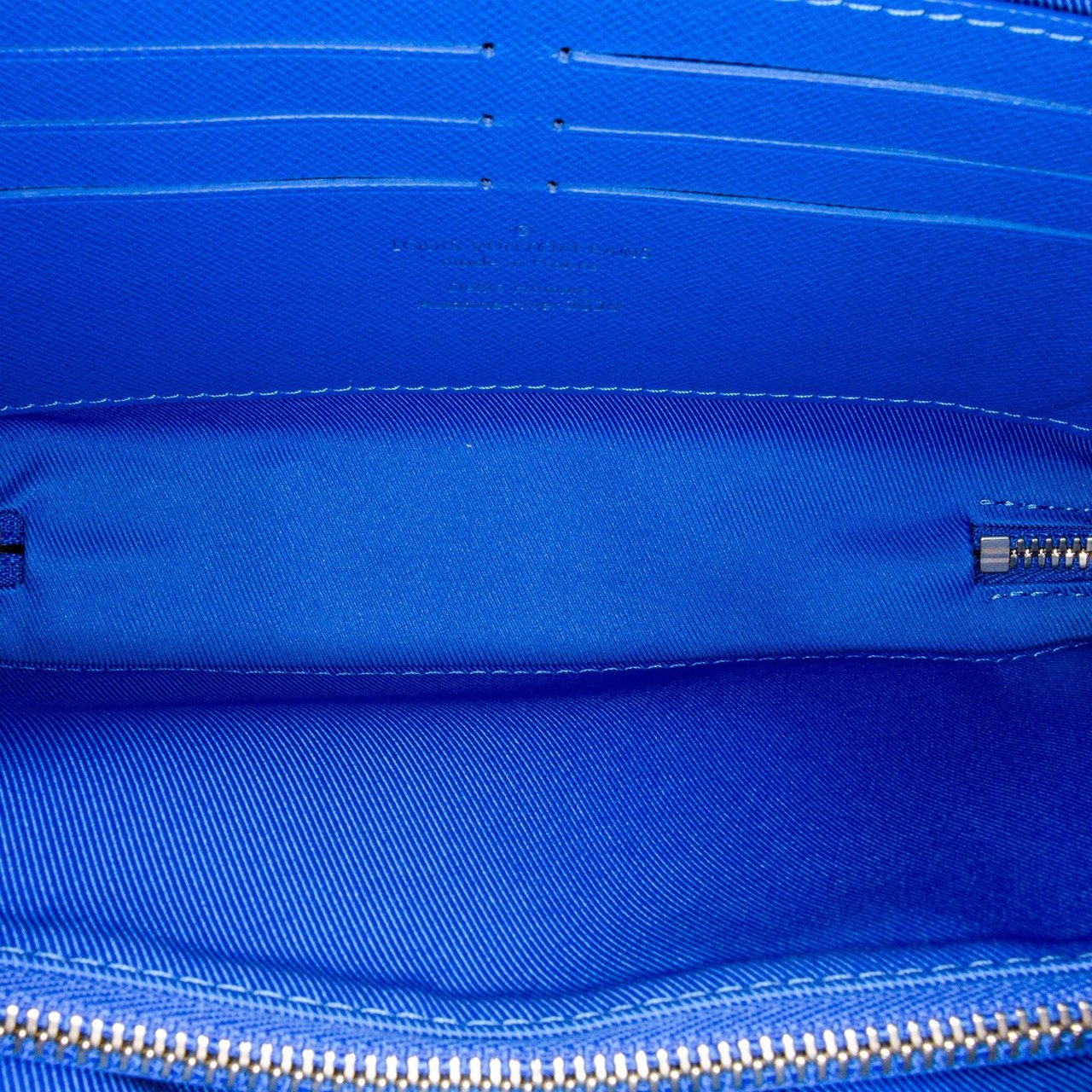 Louis Vuitton Blue Monogram Clouds Soft Trunk Wallet Cloth ref.801957 -  Joli Closet