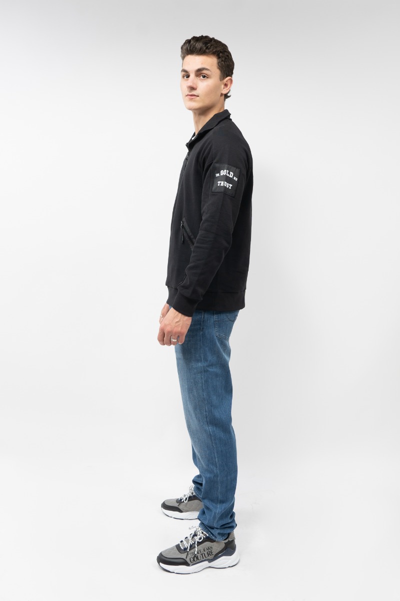 In Gold We Trust The Progress Jet Black Zwart