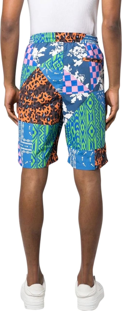 Marcelo Burlon multi-panel knee-length shorts Divers
