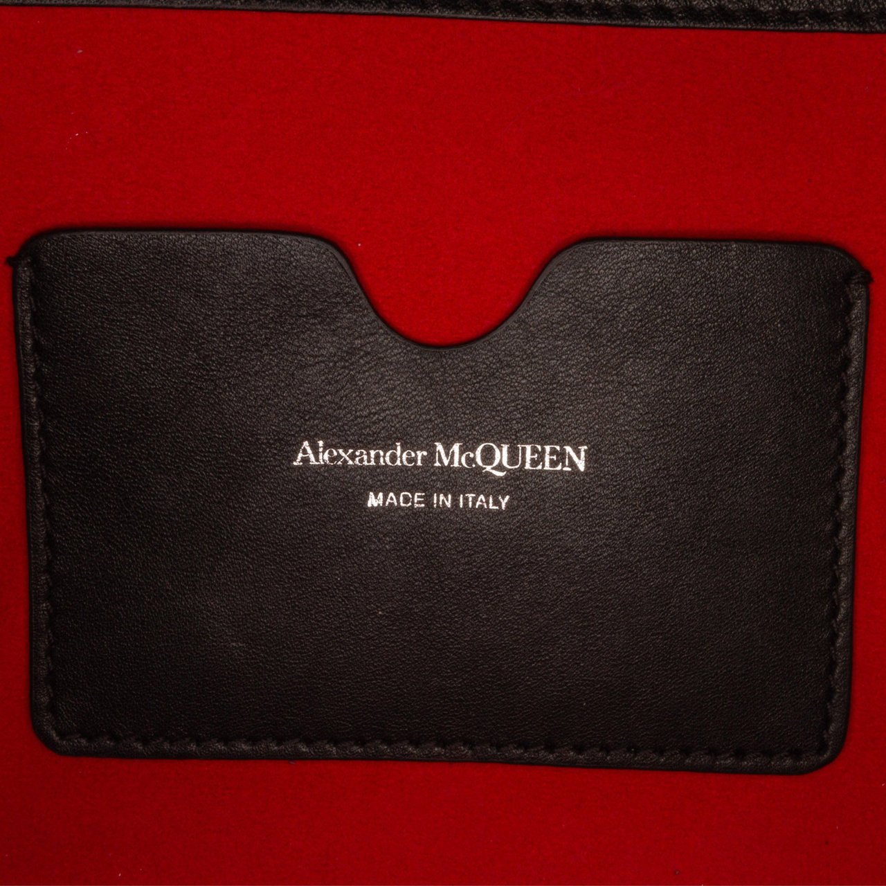 Alexander McQueen The Story Crossbody Zwart