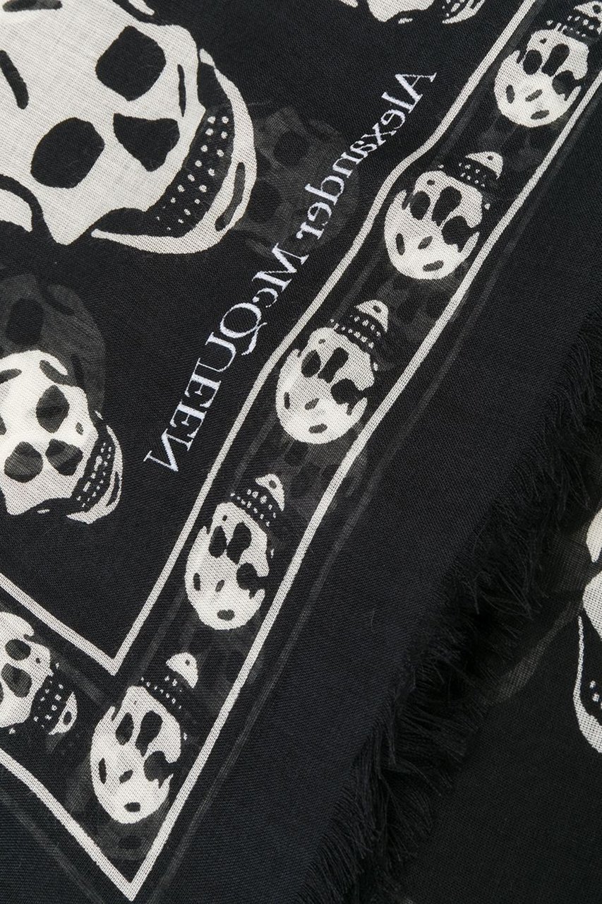 Alexander McQueen Scarfs Black Zwart