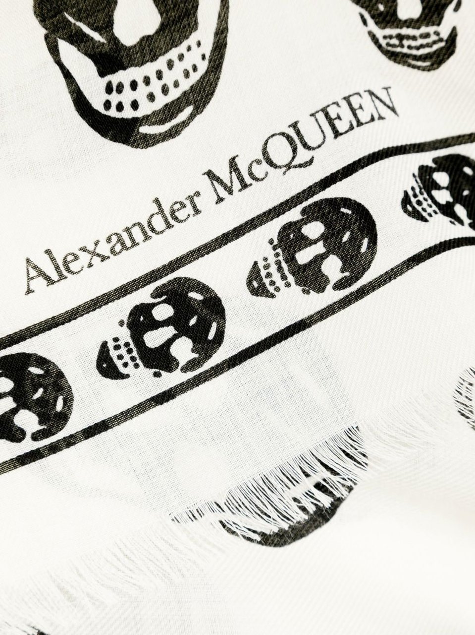 Alexander McQueen Scarfs White Wit