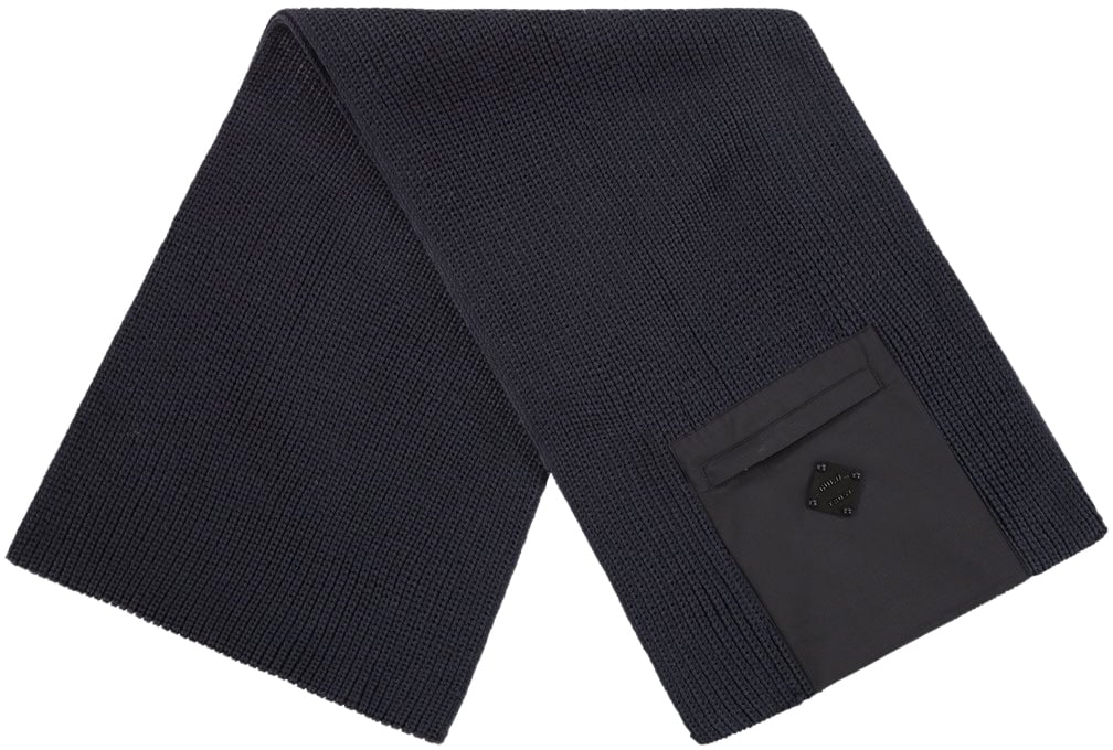 In Gold We Trust The Nada Salute Blauw