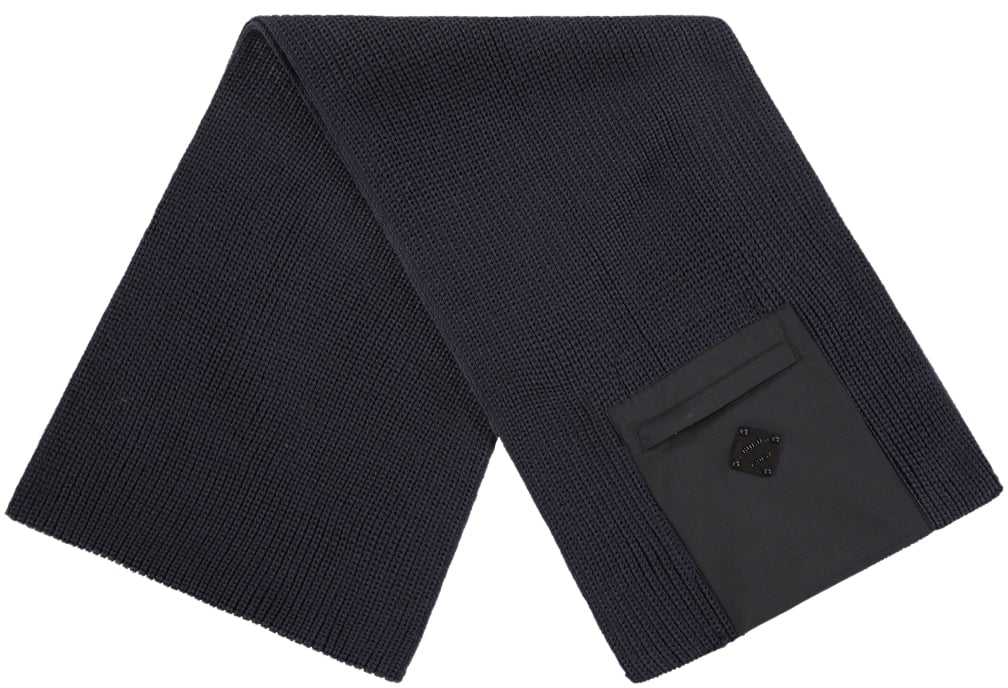 In Gold We Trust The Nada Salute Blauw