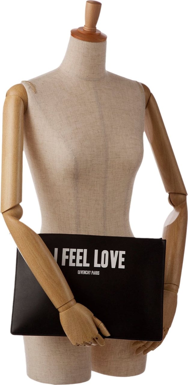 Givenchy I Feel Love Leather Clutch Zwart