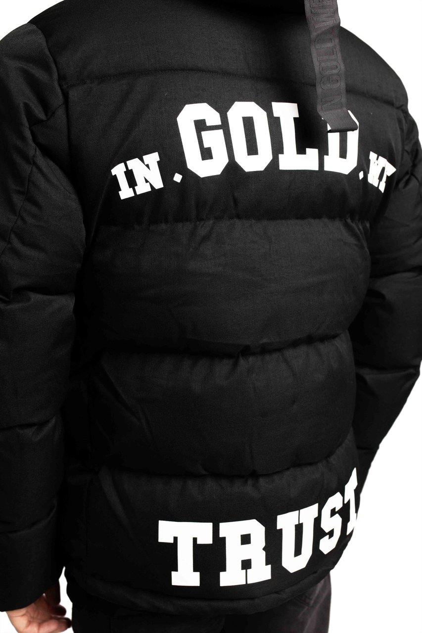 In Gold We Trust The Storm 2.0 Jet Black Zwart