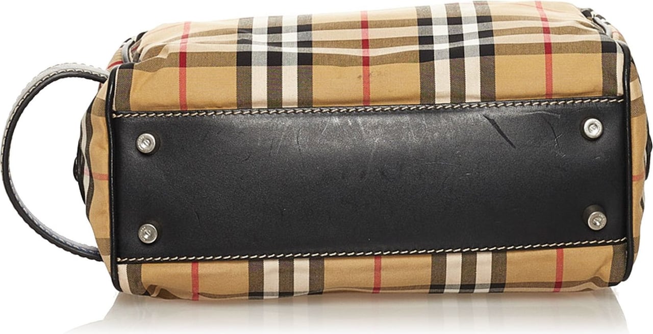 Burberry House Check Pouch Bruin