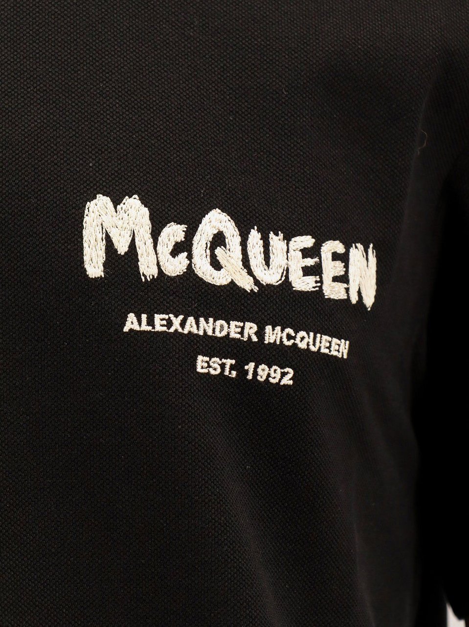 Alexander McQueen Polo shirt with McQueen Graffiti print Zwart