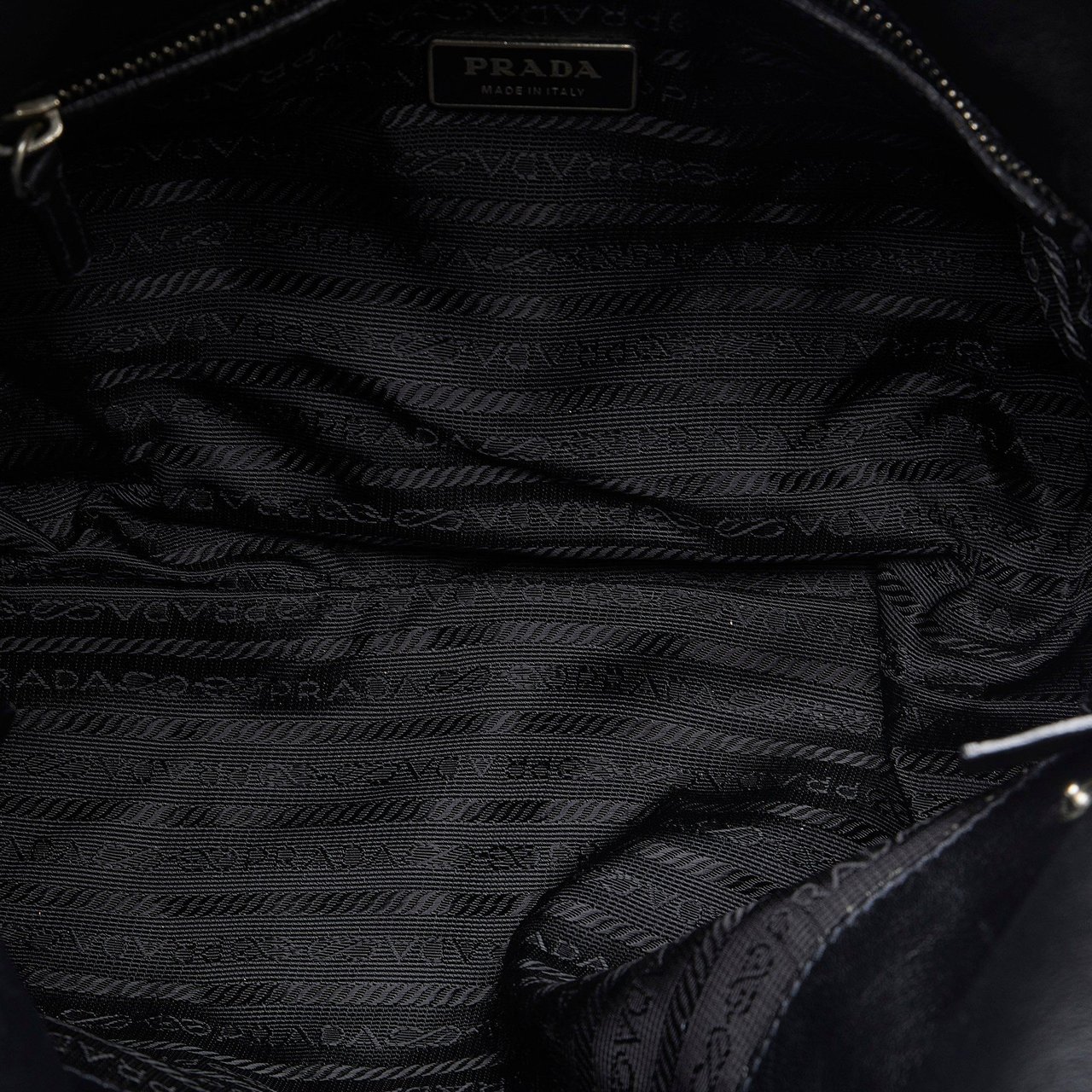 Prada Tessuto Easy Shoulder Bag Zwart
