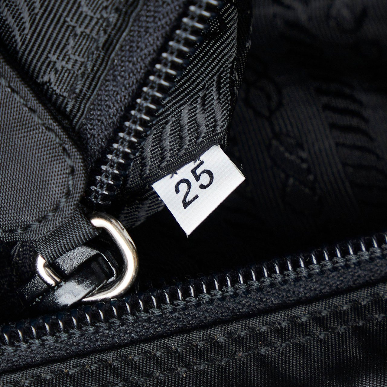 Prada Tessuto Shoulder Bag Zwart