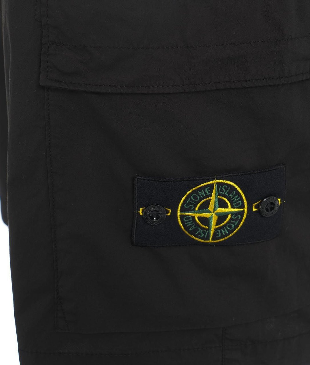 Stone Island Shorts with detachable logo patch Zwart
