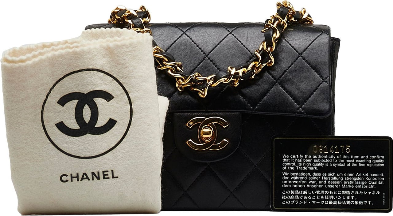 Chanel Mini Classic Lambskin Square Flap Zwart