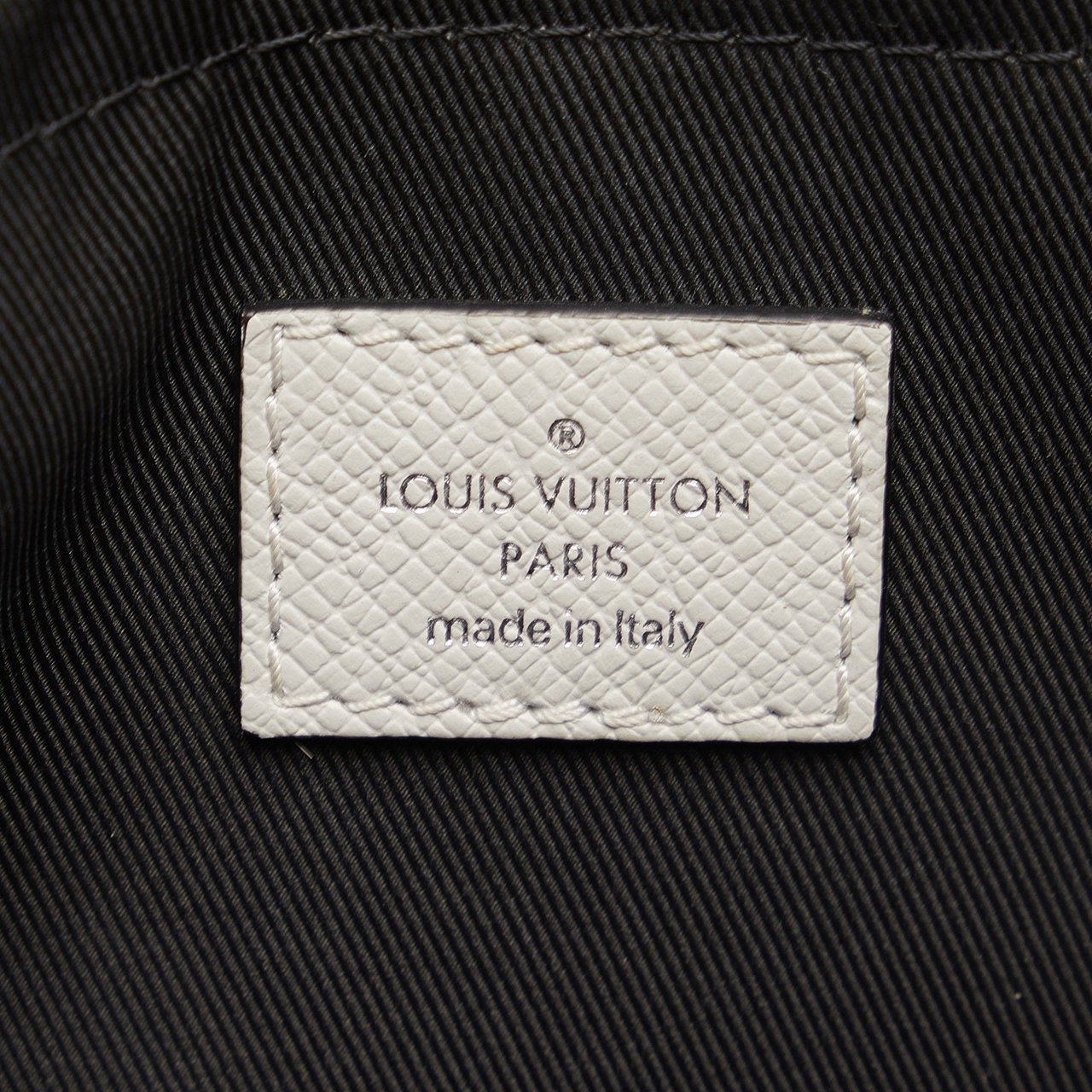Louis Vuitton Monogram Taigarama Outdoor Messenger Wit