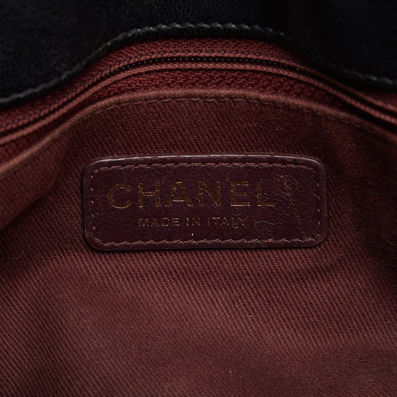 Chanel Patent Goatskin Paris Salzburg CC Eyelet Shoulder Bag Zwart
