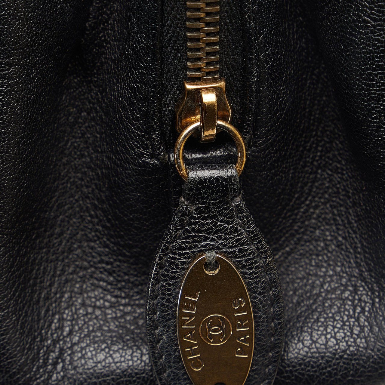 Chanel Patent Goatskin Paris Salzburg CC Eyelet Shoulder Bag Zwart