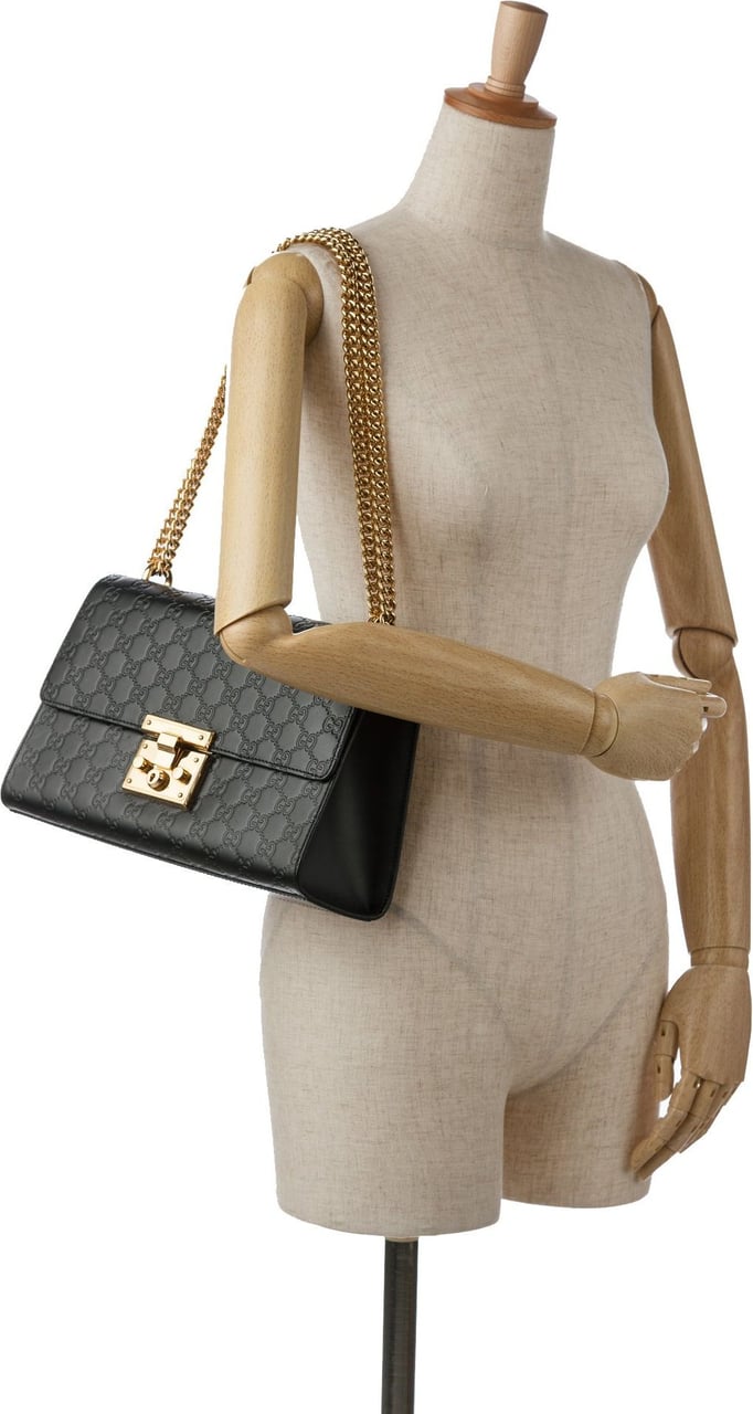 Gucci Medium Guccissima Padlock Shoulder Bag Zwart