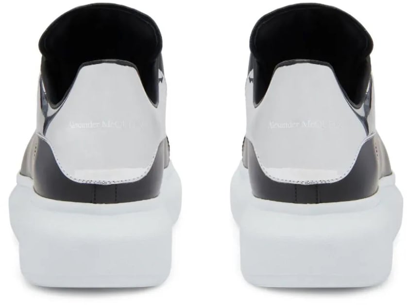 Alexander McQueen Oversized leather sneakers Zwart