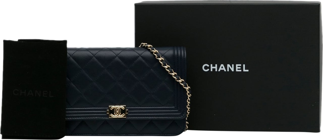Chanel Boy Wallet On Chain Blauw