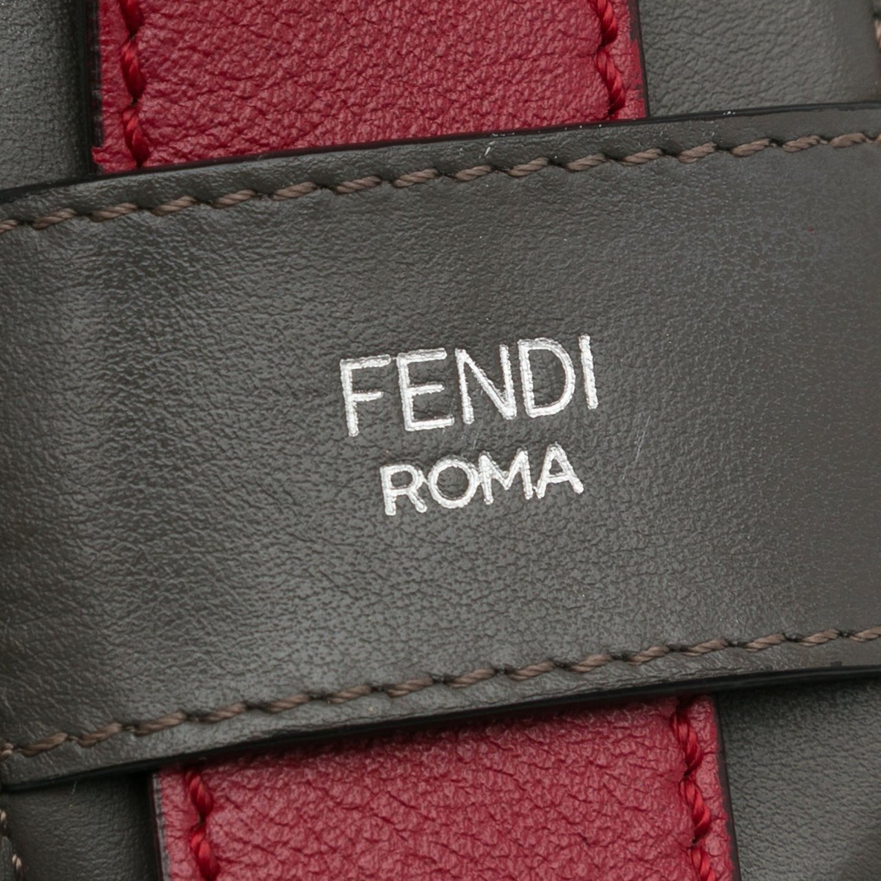 Fendi Leather Mon Tresor Bucket Bag Rood