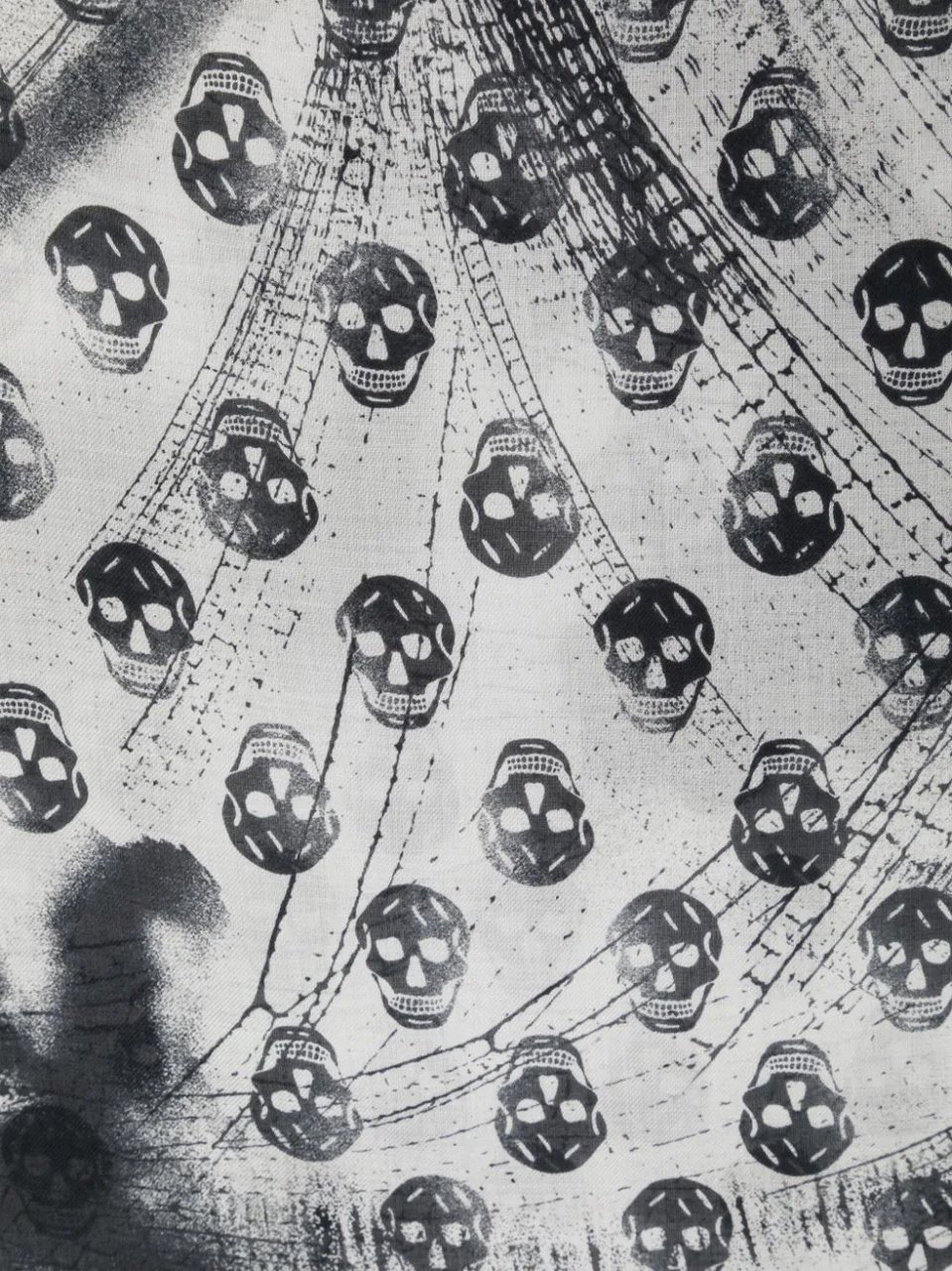 Alexander McQueen skull-print scarf Divers