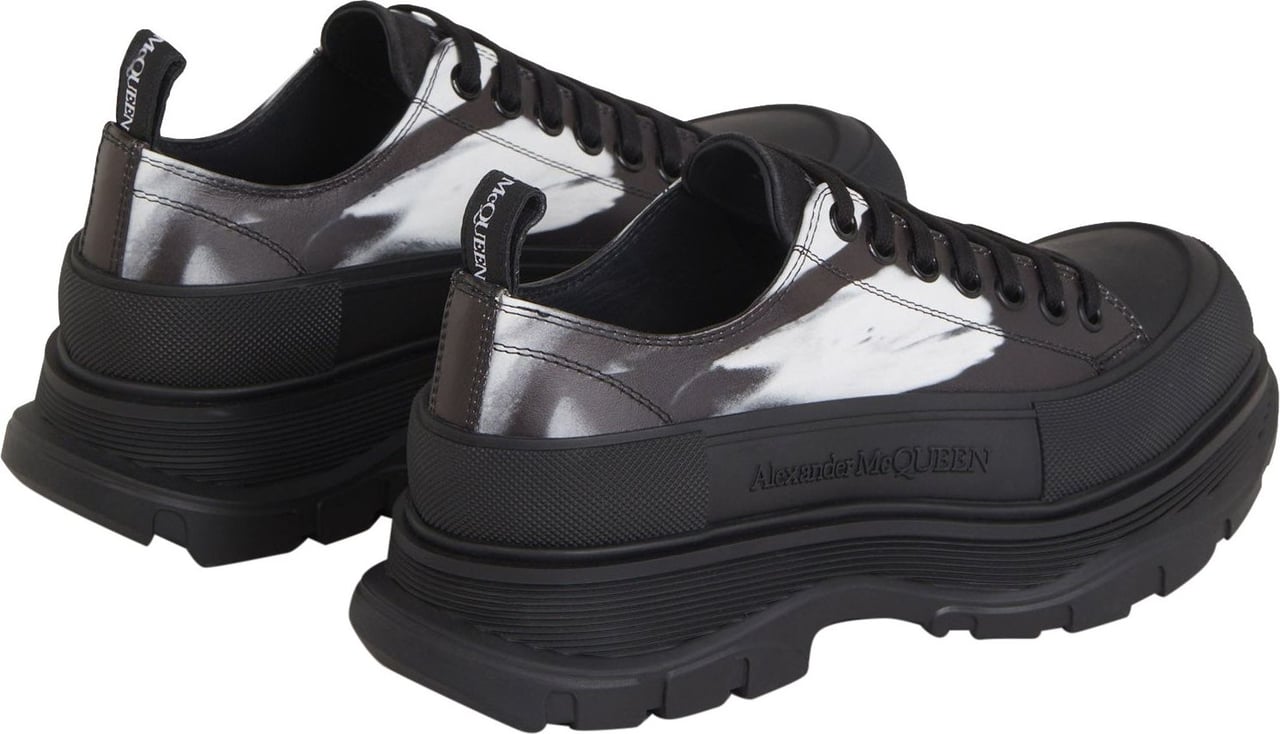 Alexander McQueen Sneakers Tread Slick Lace Up Zwart