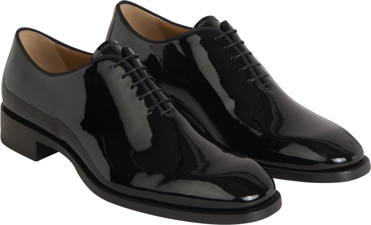 Christian Louboutin Corteo Patent Leather Shoes Zwart