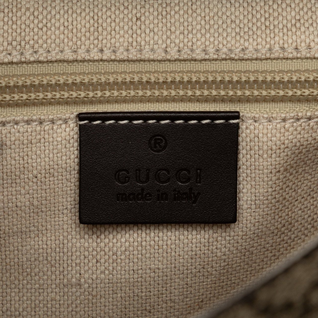 Gucci GG Supreme Flap Messenger Bag Bruin