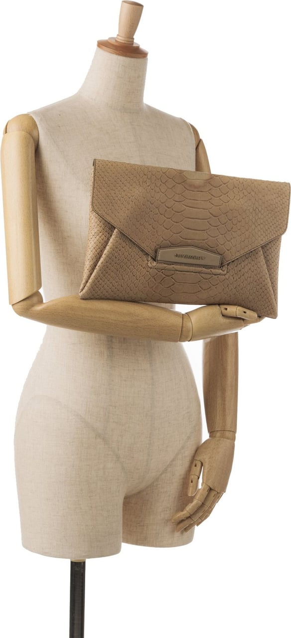 Givenchy Medium Embossed Antigona Envelope Clutch Bag Bruin