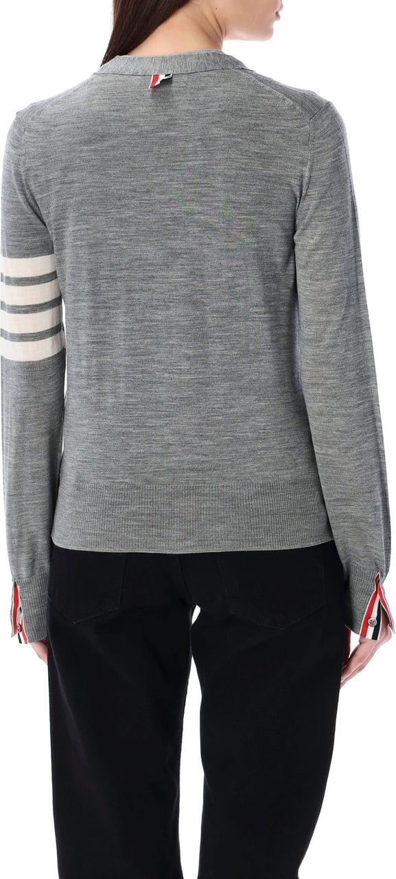 Thom Browne RELAXED FIT V-NECK CARDIGAN W/ 4 BAR IN Blauw
