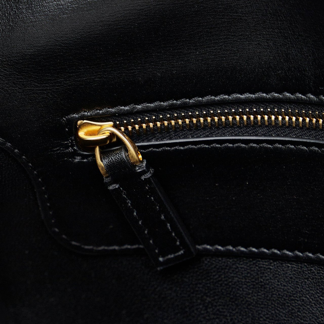 Valentino Vlogo Chain Shoulder Bag Zwart