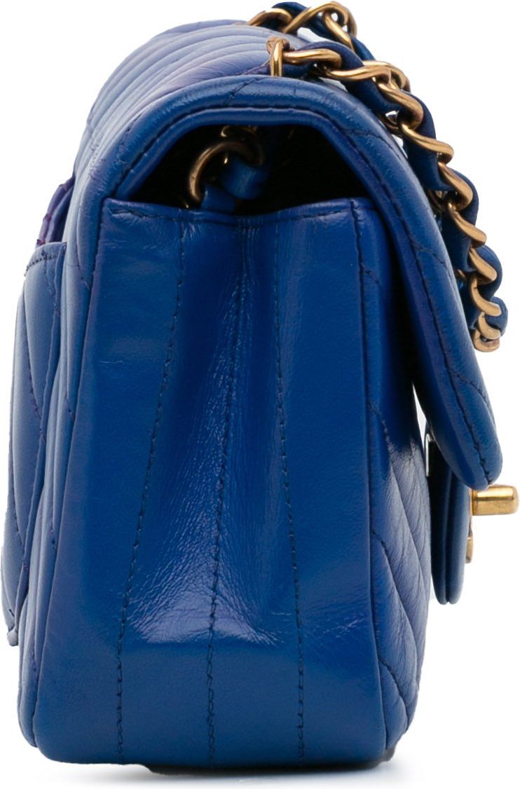Chanel Mini Chevron Quilted Lambskin Rectangular Flap Bag Blauw