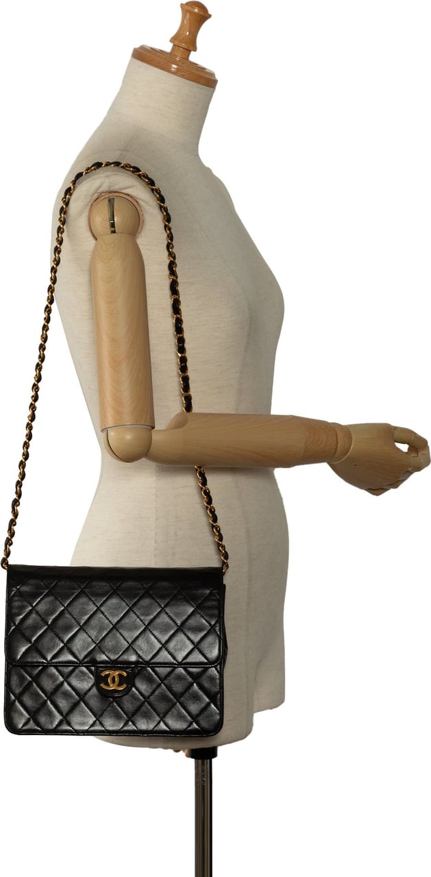 Chanel CC Quilted Lambskin Shoulder Bag Zwart