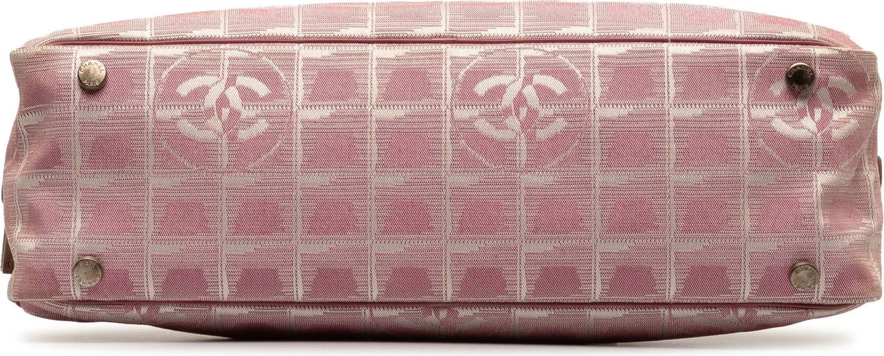 Chanel New Travel Line Handbag Roze