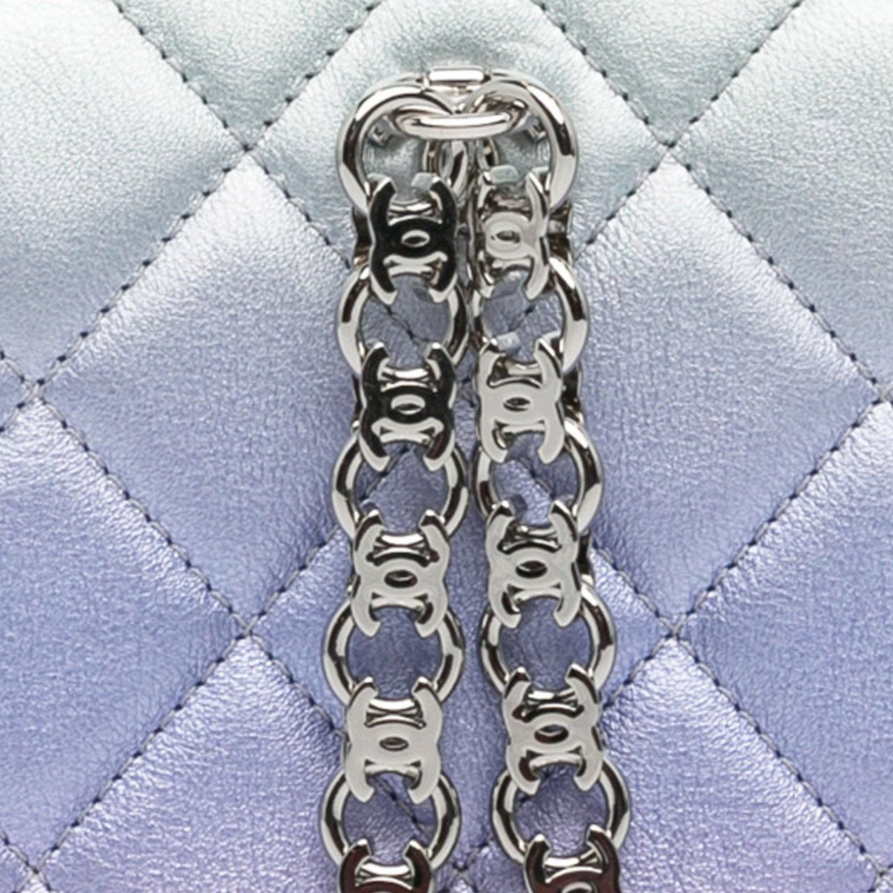 Chanel Iridescent Lambskin Wristlet Clutch Bag Groen