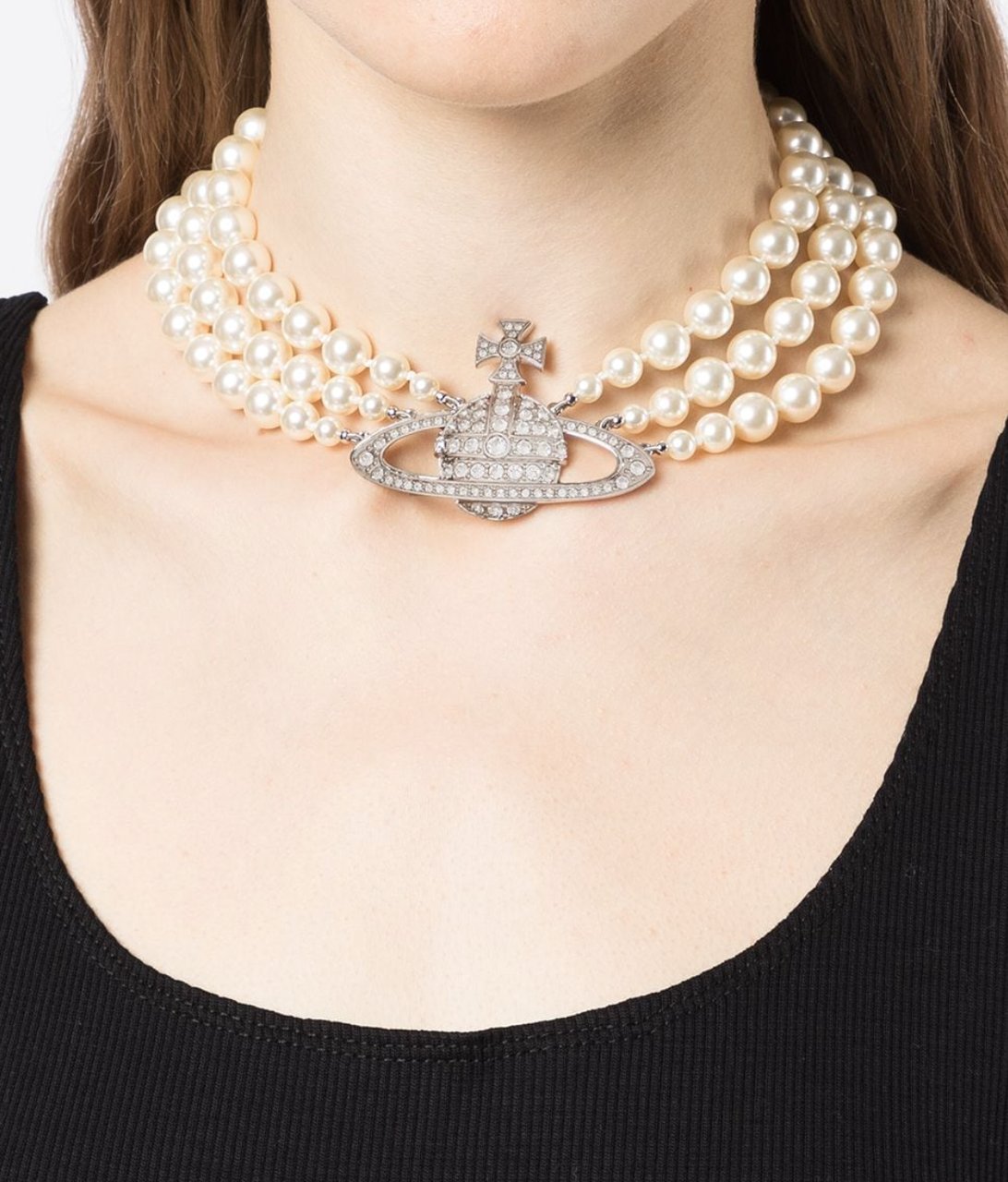 Vivienne Westwood Vivienne Westwood Three Row Pearl Bas Relief Platinum/pearl Zilver