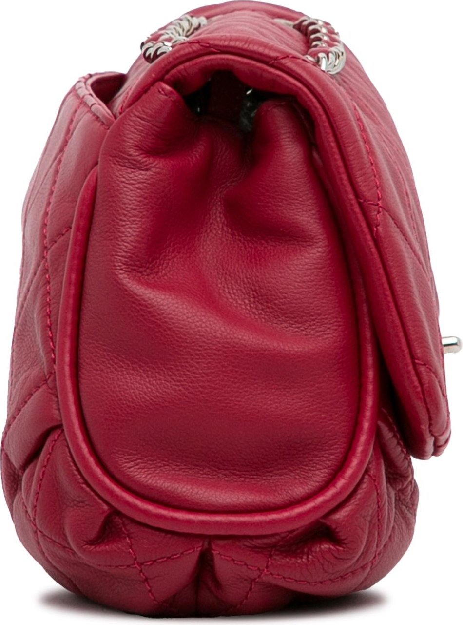 Chanel Quilted Calfskin Curvy Flap Rood