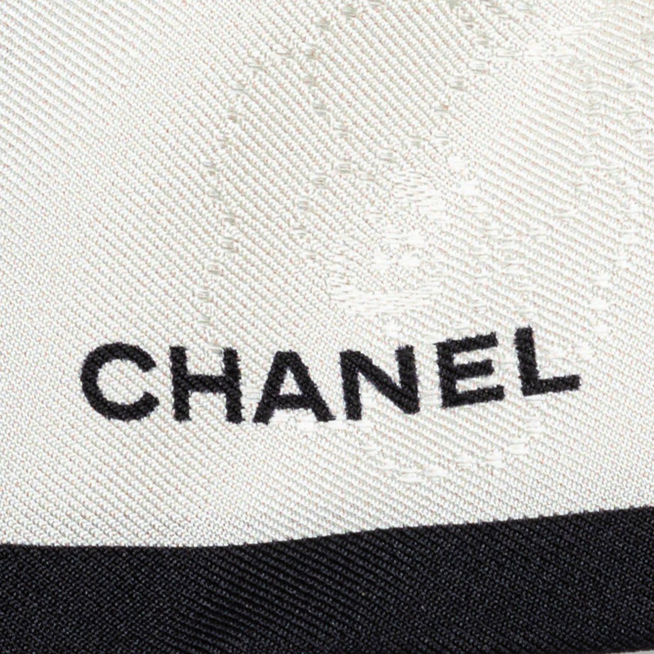 Chanel Silk CC Bow Scrunchie Wit