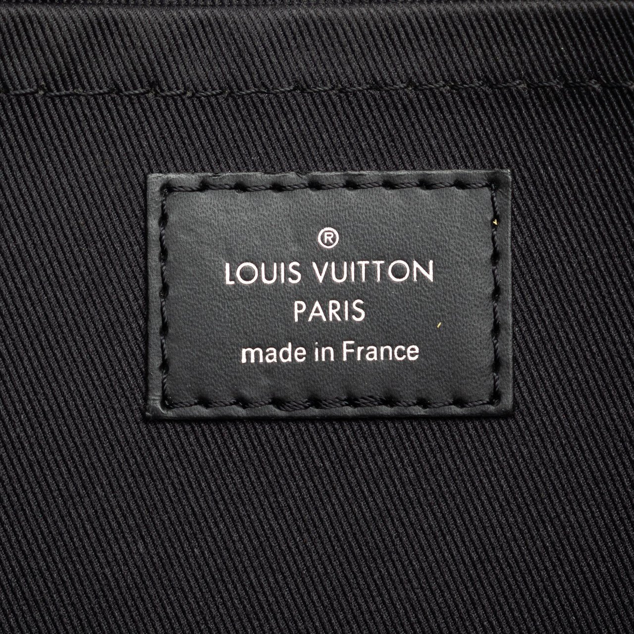 Louis Vuitton Monogram Eclipse Discovery Pochette GM Zwart