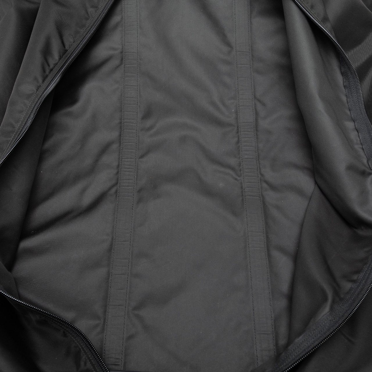 Prada Saffiano Trimmed Tessuto Garment Bag Zwart
