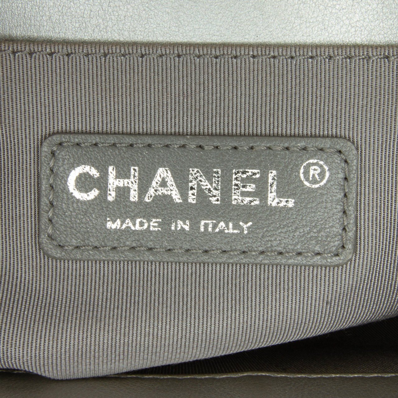 Chanel Medium Metallic Boy Flap Zilver